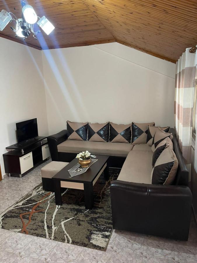 Vila Dedi Apartman Shkodra Kültér fotó